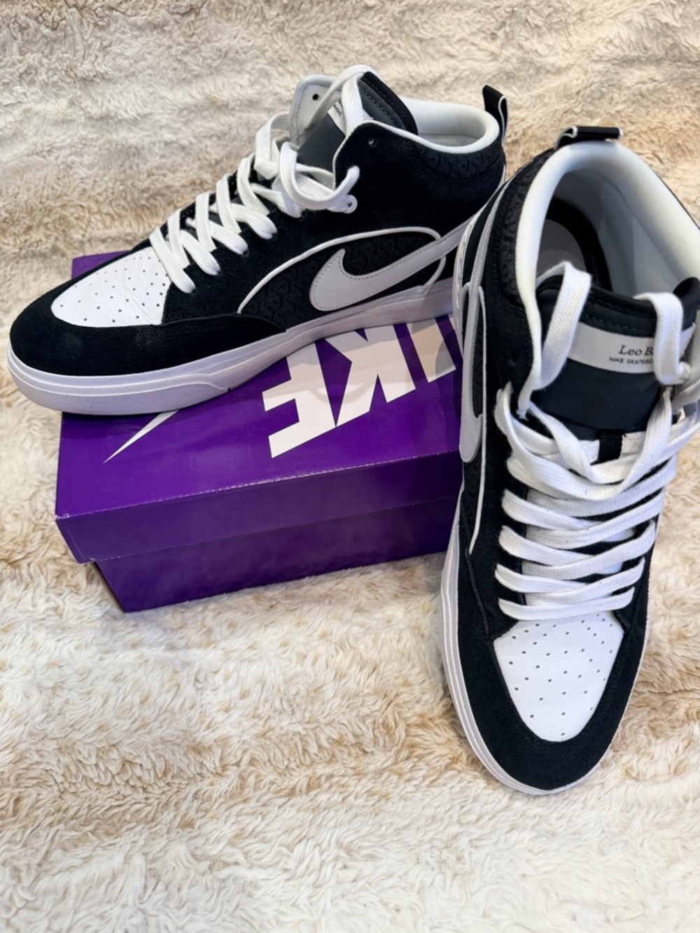 Nike Men’s Black and White High-Top Sneakers SB react Leo.  Worn once
